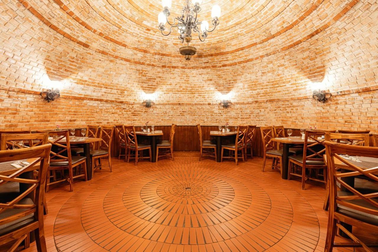 Restaurace A Penzion U Doubku Břeclav Exteriör bild