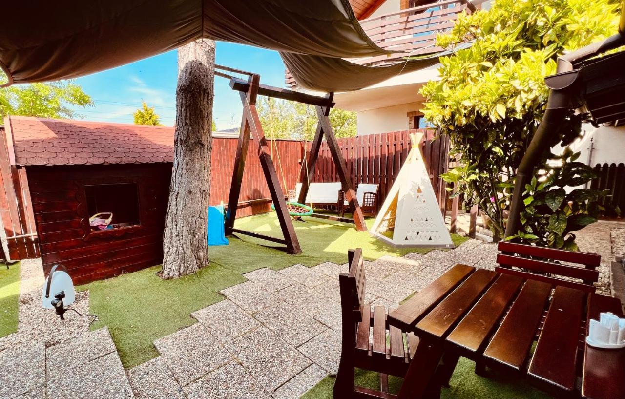 Restaurace A Penzion U Doubku Břeclav Exteriör bild